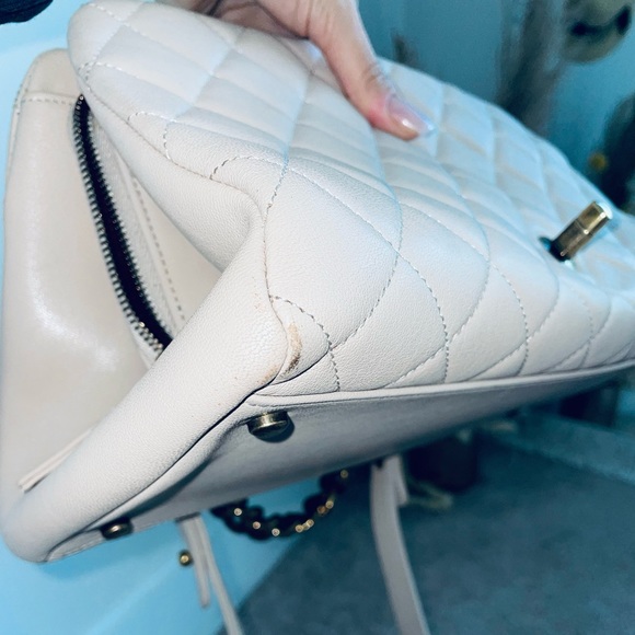 Chanel Trapezio Bag. Large. - Picture 15 of 17